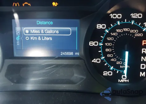 2011 Ford Explorer z USA, uszkodzony, nr VIN 1FMHK8B82BGA22957